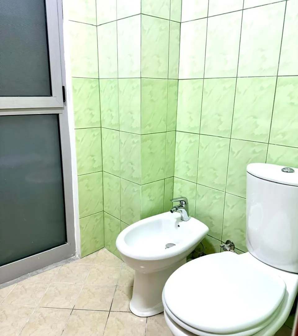 Elena'S Kristal Studio Tirana
